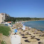 Akra アパート チェルノモレツ