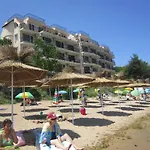 Akra Апартамент