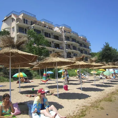 Akra Апартамент