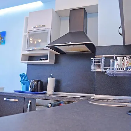 Апартамент Akra