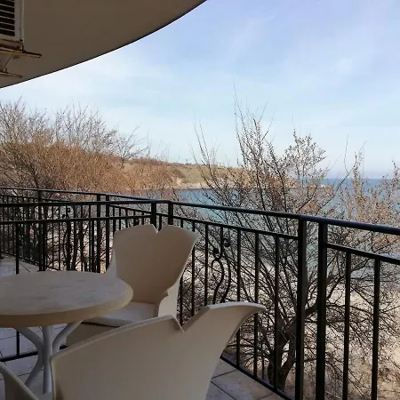 Апартамент Akra