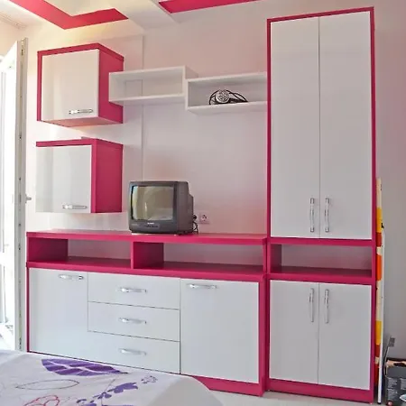 Апартамент Akra