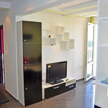 Akra Апартамент *